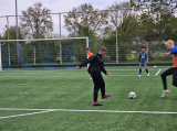 Training S.K.N.W.K. JO19-1 van donderdag 25 april 2024 (109/120)